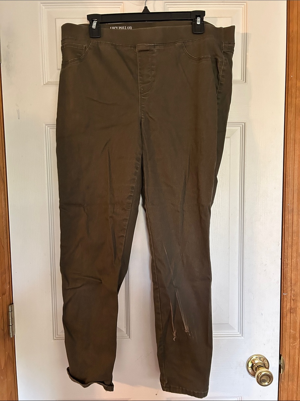 Women’s Olive Skinny Pants by Soundstyle